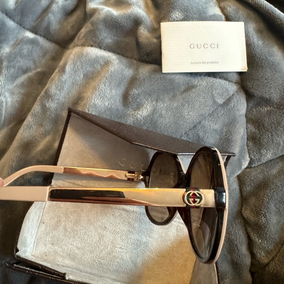 Authentic Gucci sunglasses - Picture 5 of 6